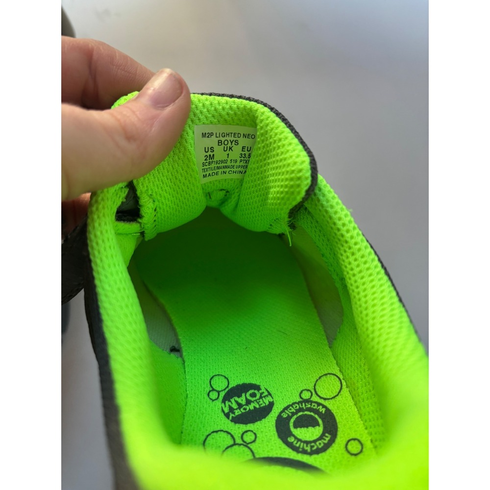Stride Rite Made2Play Light Up Sneakers Gray Neon Green Boys Size 2M - Picture 5 of 6